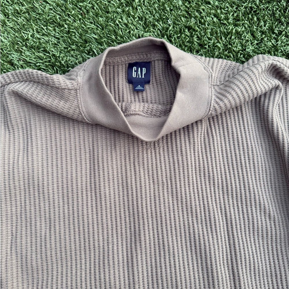 GAP Men's Turtleneck Sweater in Taupe